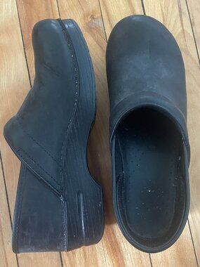 Black Oiled Dansko Clogs - Size 40EU